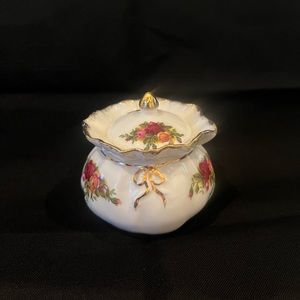 Vintage Royal Albert Old Country Roses Dorothy Bag Trinket Pot